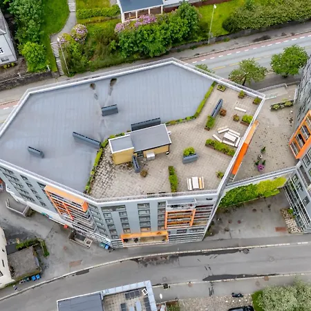 Roomsly - Flat With Private Balcony Bergen