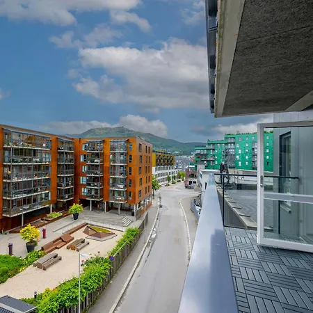 Roomsly - Flat With Private Balcony 公寓 *