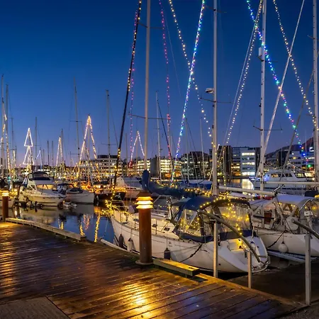 Roomsly - Flat With Private Balcony * 卑爾根