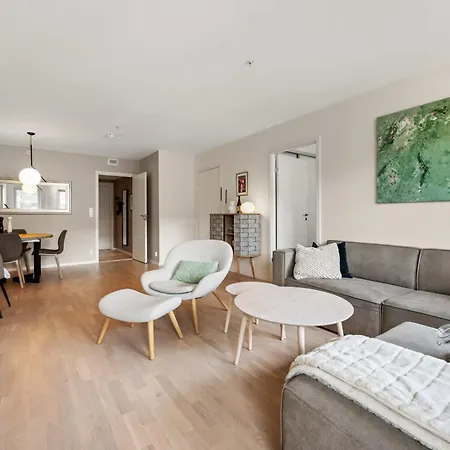 아파트 Roomsly - Flat With Private Balcony *
