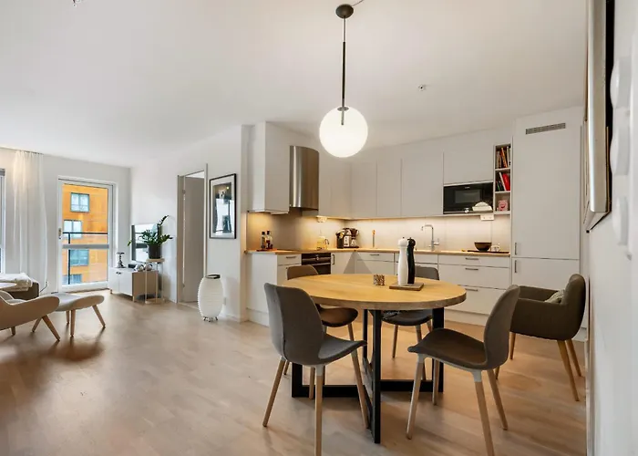 Roomsly - Flat With Private Balcony Apartamento Bergen