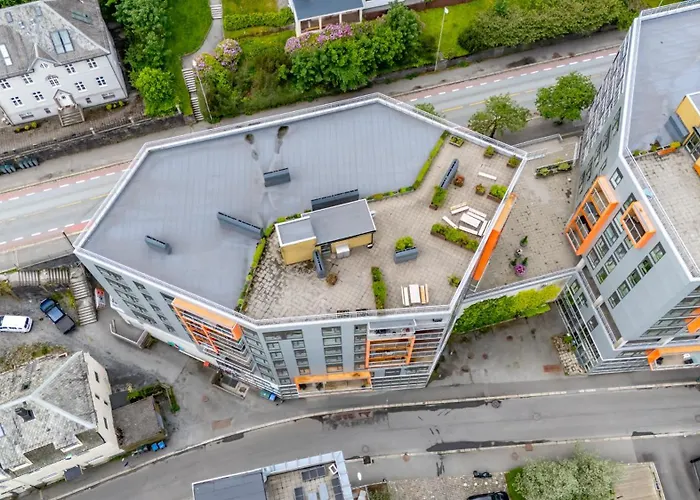 Roomsly - Flat With Private Balcony Μπέργκεν