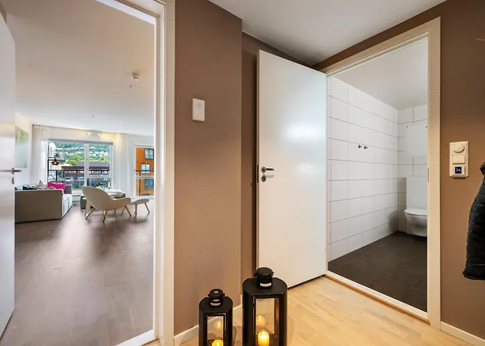 Roomsly - Flat With Private Balcony Apartment *